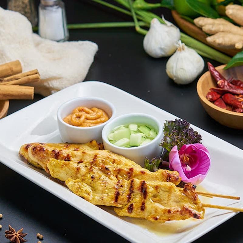 Satay Chicken (ไก่สะเต๊ะ) - Grilled chicken skewers with peanut sauce
